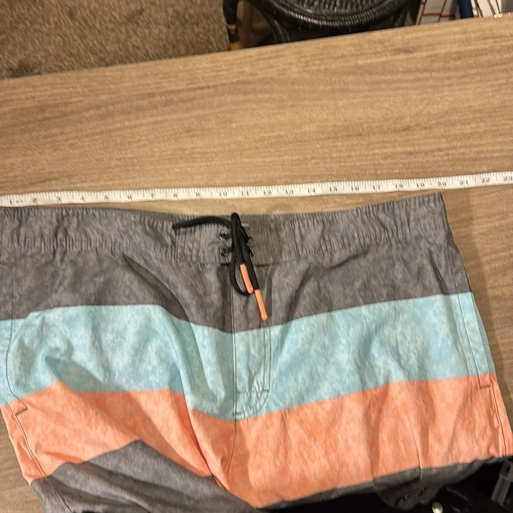 American‎ Eagle swim shorts men’s XL Men's Gray and Blue Swim Shorts no net